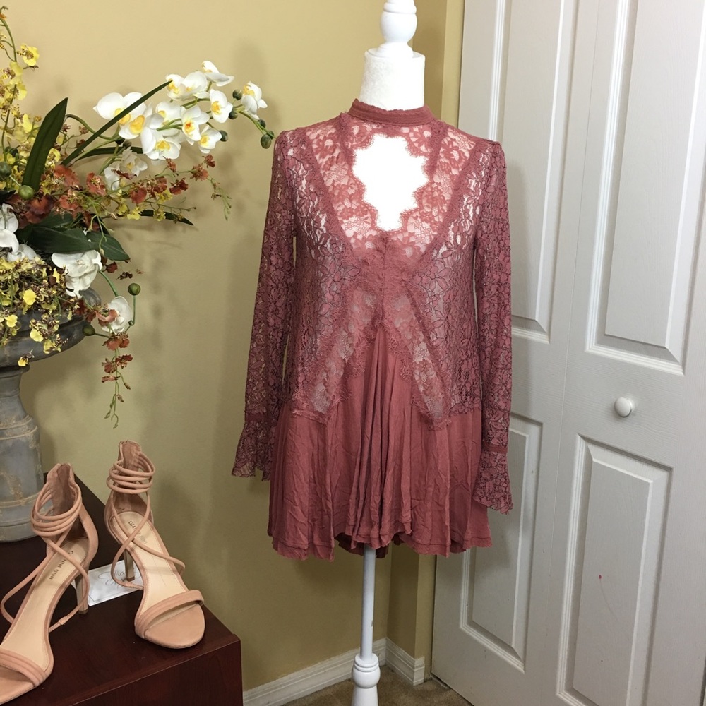 Free People Secret Origins Lace Tunic Dusty Mauve, Long Bell Sleeve NWT - Picture 3 of 8